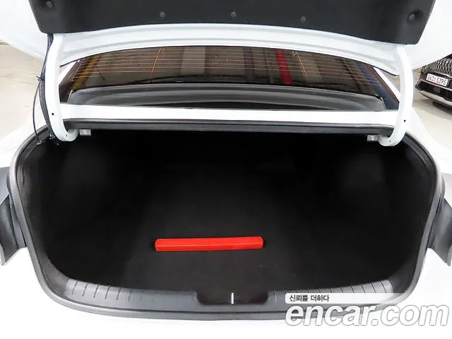 Hyundai Avante — фото 18