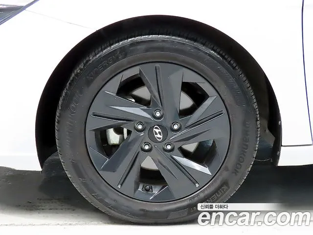 Hyundai Avante — фото 5