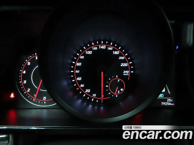 Hyundai Avante — фото 8