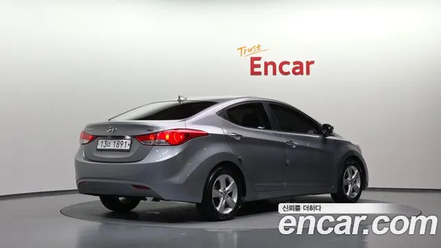 Hyundai Avante — фото 2