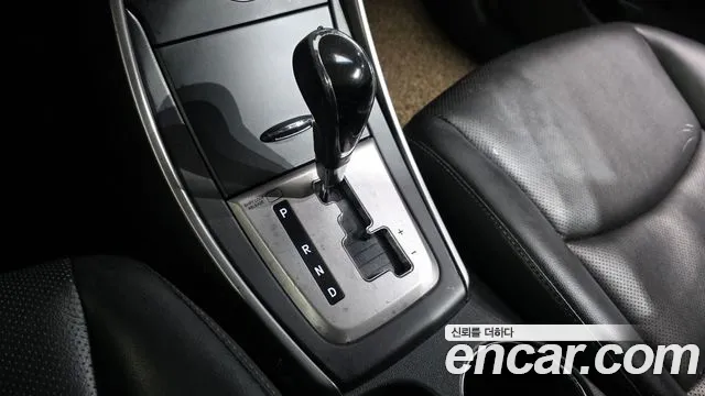 Hyundai Avante — фото 9