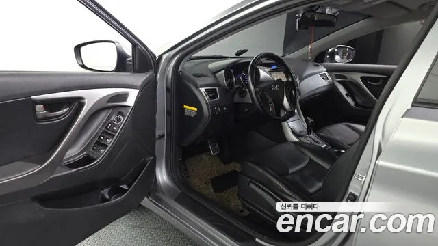 Hyundai Avante — фото 10