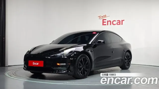 Tesla Model 3 — фото 1