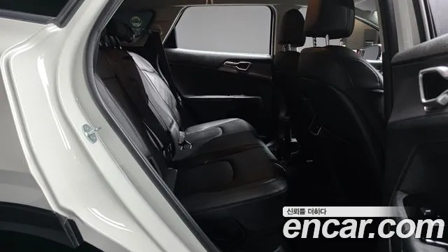 Kia Sportage — фото 11