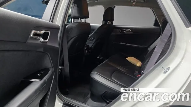 Kia Sportage — фото 12