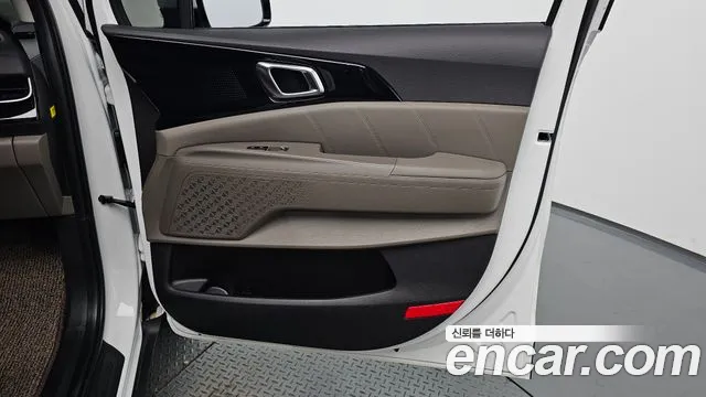 Kia Carnival — фото 25