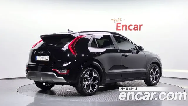Kia Niro — фото 1