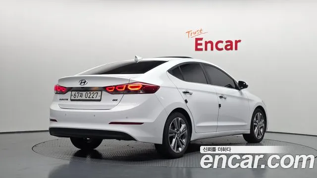 Hyundai Avante — фото 2