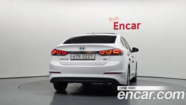 Hyundai Avante — фото 4