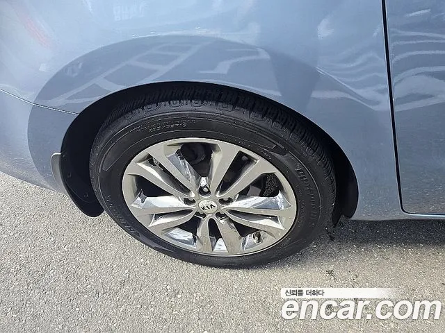 Kia Carnival — фото 20