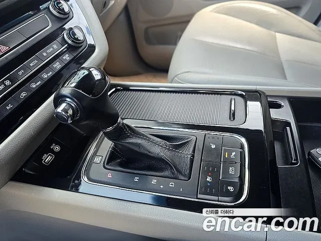 Kia Carnival — фото 10