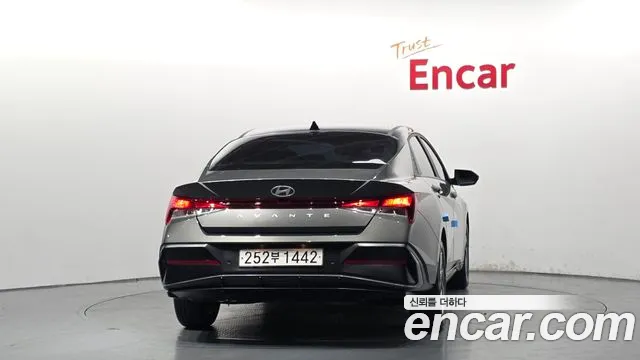 Hyundai Avante — фото 4