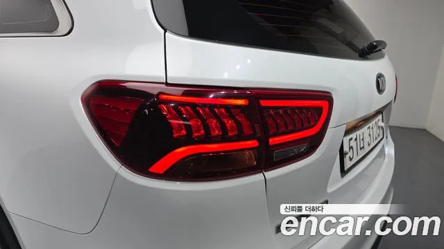Kia Sorento — фото 23