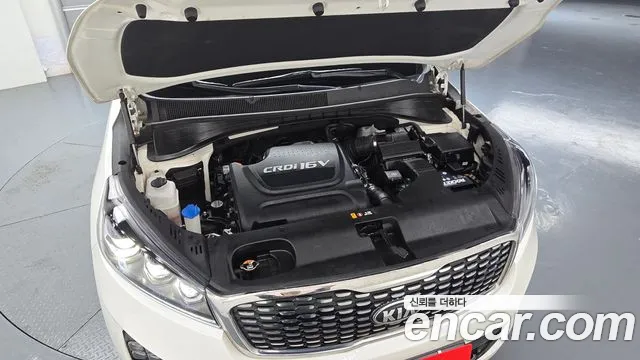 Kia Sorento — фото 6