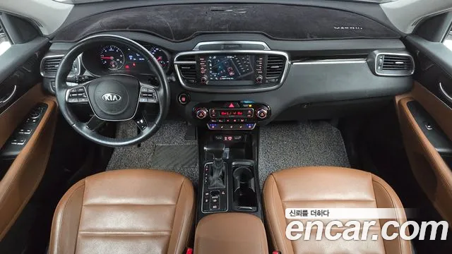 Kia Sorento — фото 7