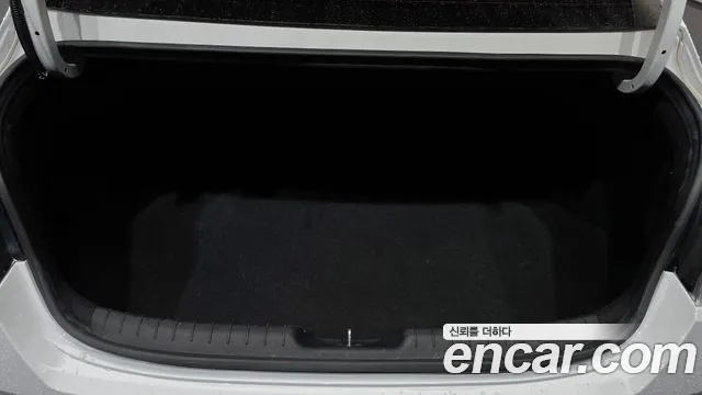 Hyundai Avante — фото 19