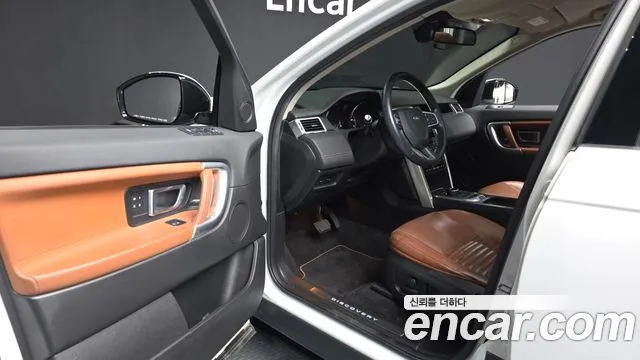 Land Rover Discovery Sport — фото 10