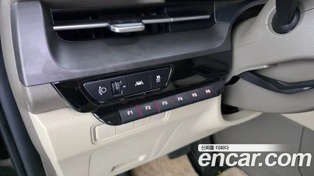 Kia Carnival — фото 39
