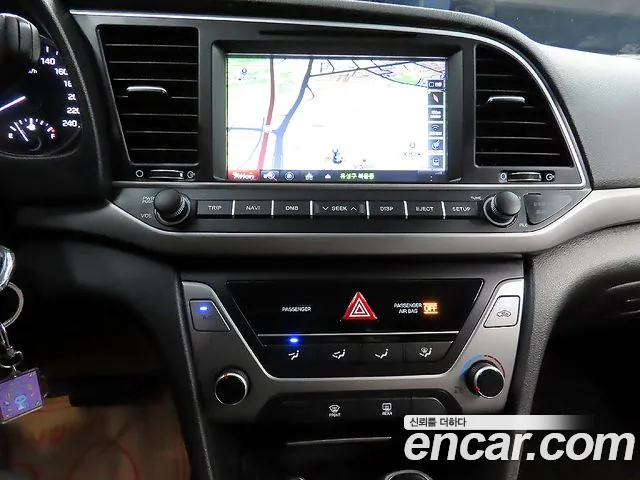 Hyundai Avante — фото 11