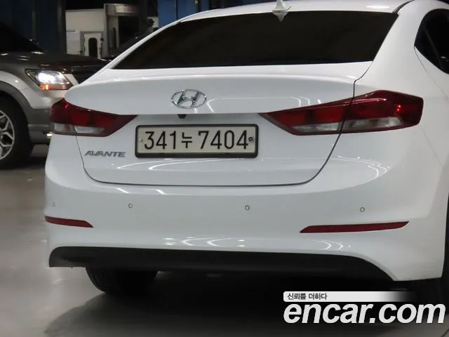 Hyundai Avante — фото 16