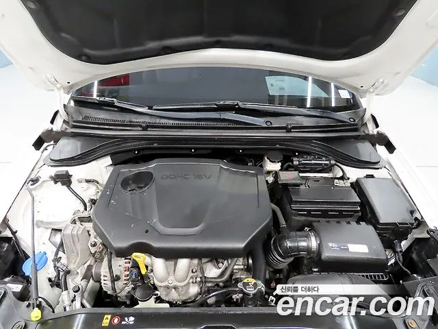 Hyundai Avante — фото 19