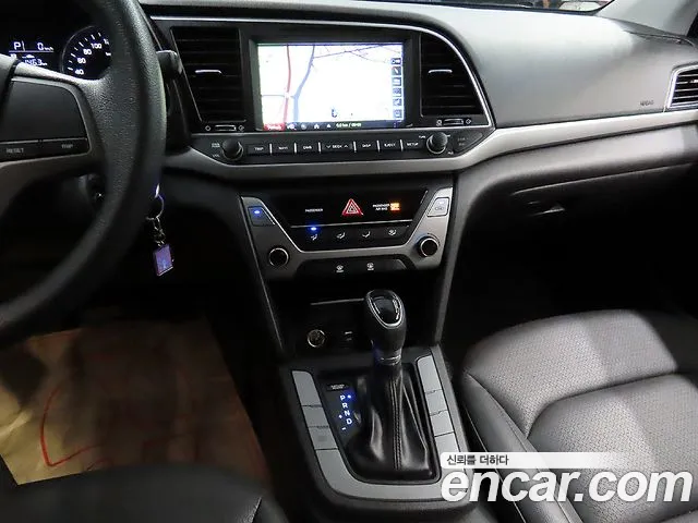 Hyundai Avante — фото 10