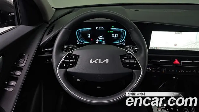 Kia Niro — фото 15