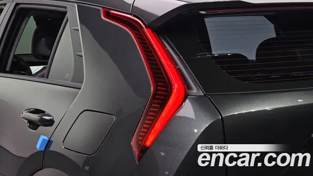 Kia Niro — фото 23