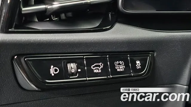 Kia Niro — фото 29