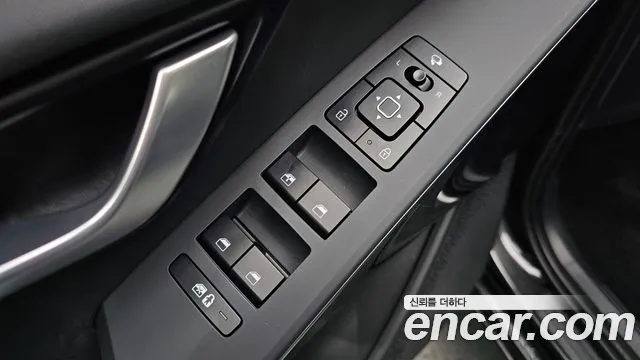 Kia Niro — фото 32