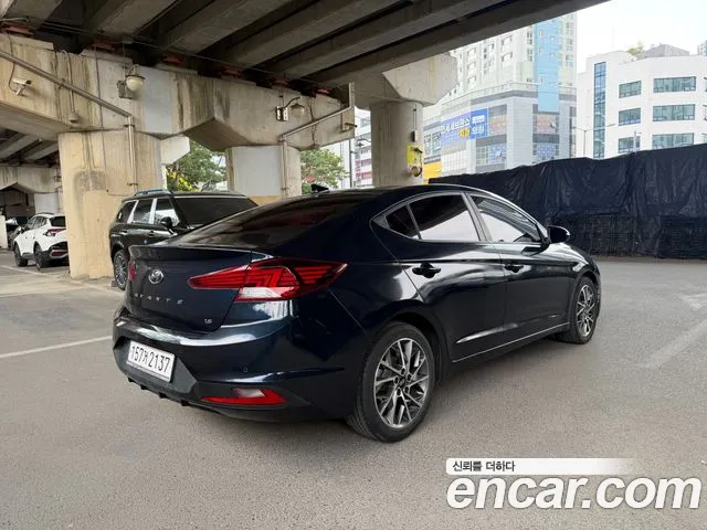 Hyundai Avante — фото 2