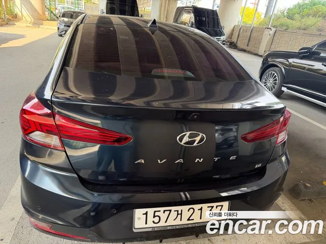 Hyundai Avante — фото 4