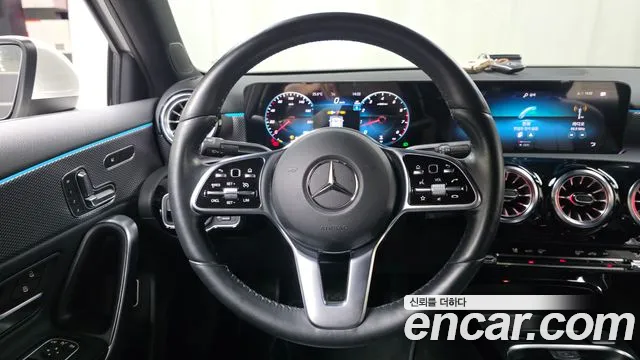 Mercedes-Benz A-Class — фото 13