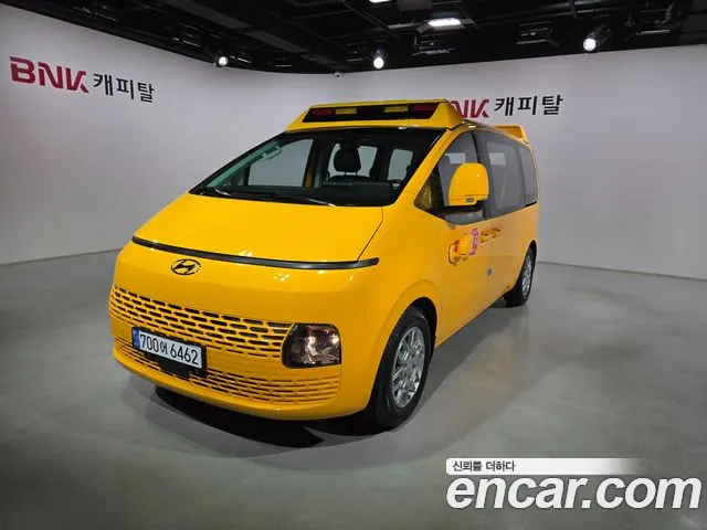 Hyundai Staria — фото 1