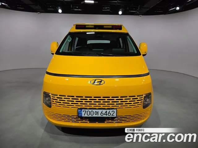 Hyundai Staria — фото 2