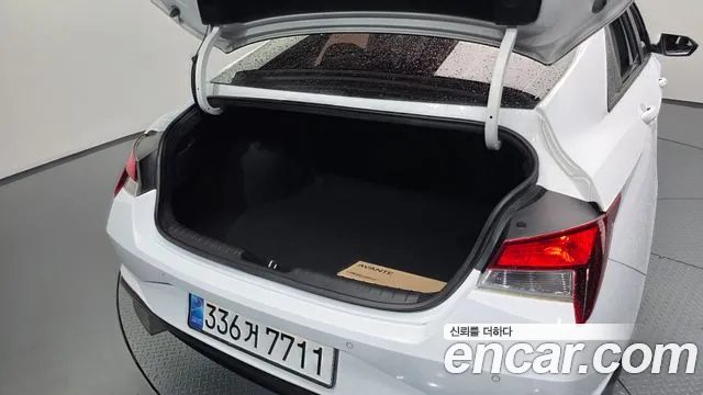 Hyundai Avante — фото 20