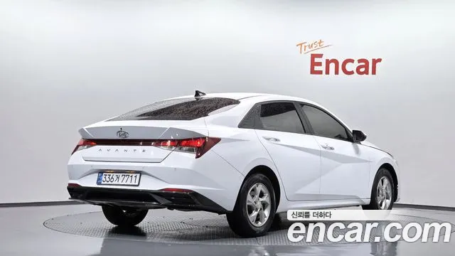 Hyundai Avante — фото 2