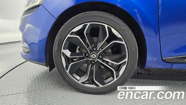 Renault Clio — фото 4