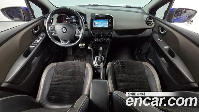 Renault Clio — фото 6