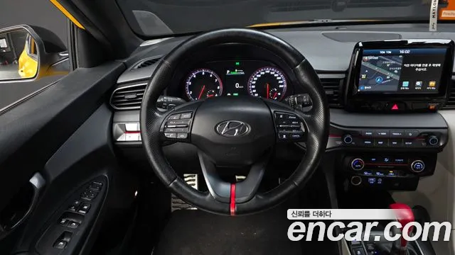 Hyundai Veloster — фото 13