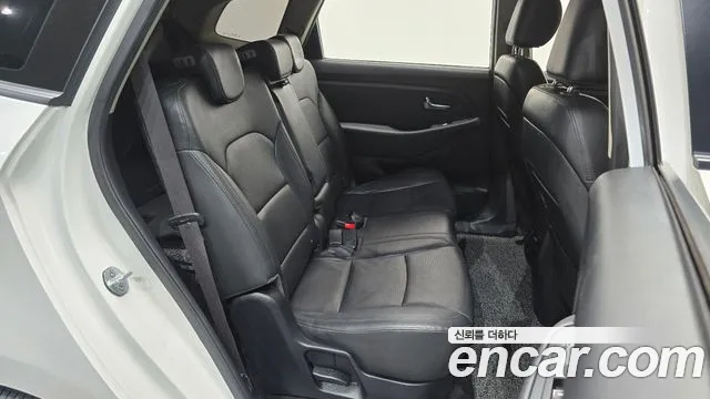 Kia Carens — фото 11