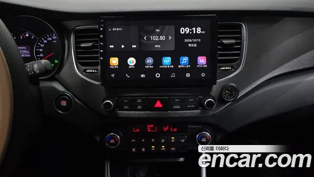 Kia Carens — фото 16