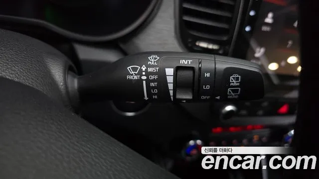 Kia Carens — фото 28