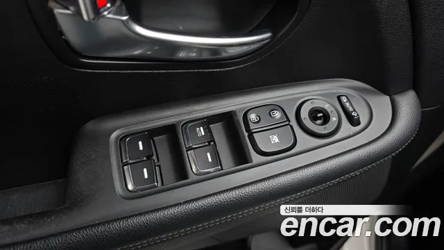 Kia Carens — фото 30
