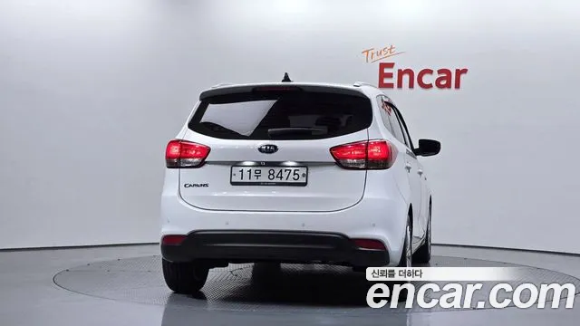 Kia Carens — фото 4