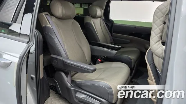 Kia Carnival — фото 11
