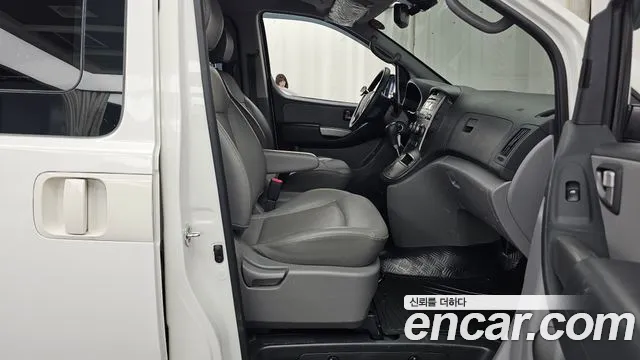 Hyundai Starex — фото 11