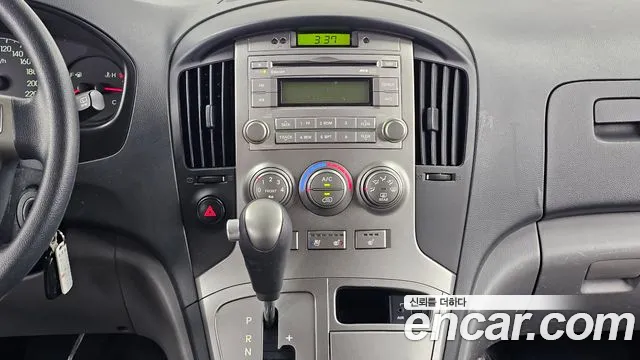 Hyundai Starex — фото 14