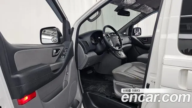 Hyundai Starex — фото 10