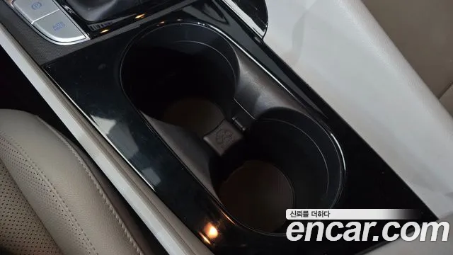 Hyundai Avante — фото 27